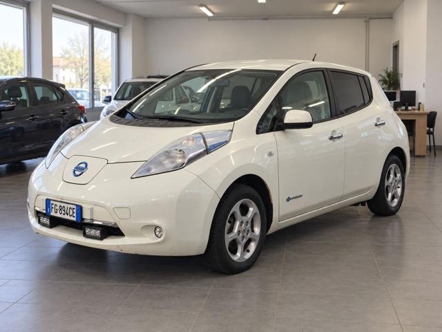 NISSAN Leaf Bianco pastello