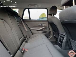 BMW 320 i Touring foto 14