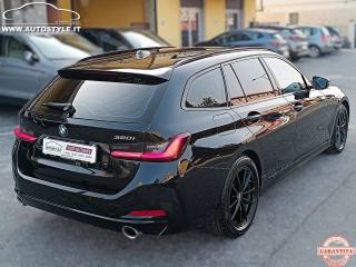 BMW 320 i Touring foto 40