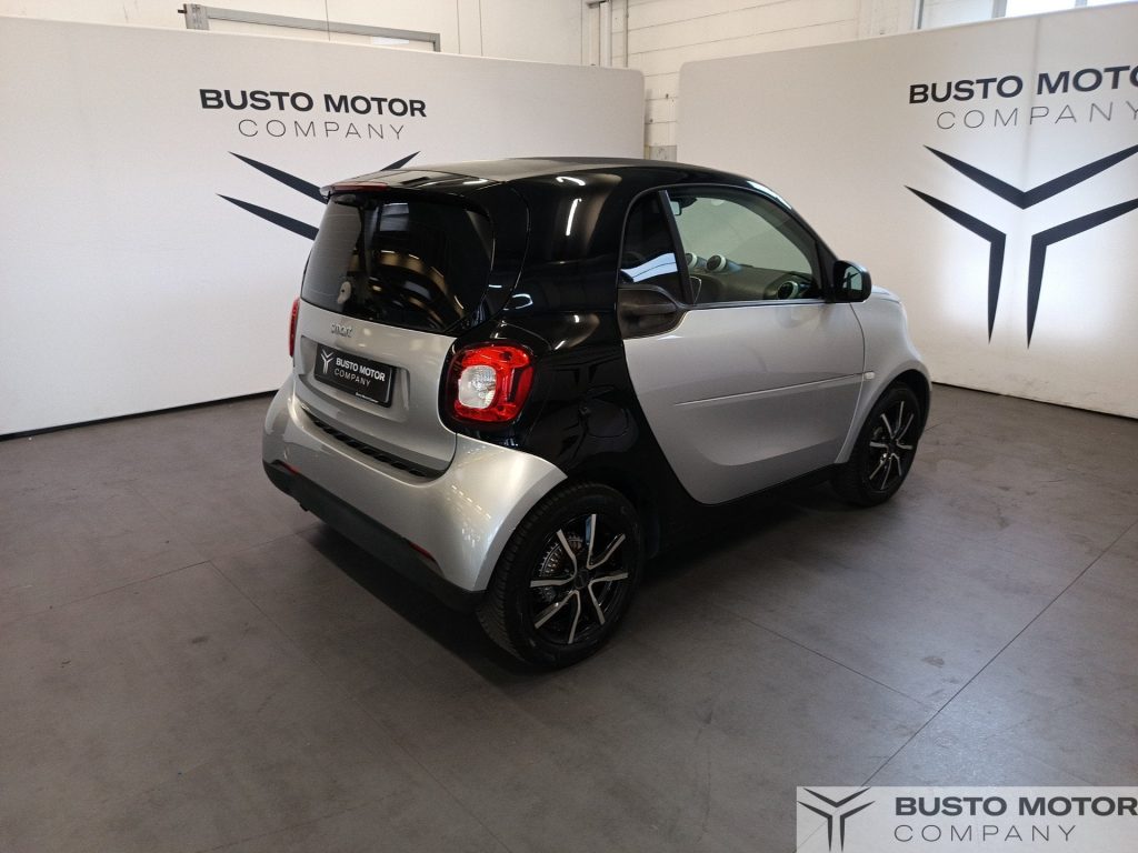SMART ForTwo 70 1.0 52kW youngster twinamic - 6