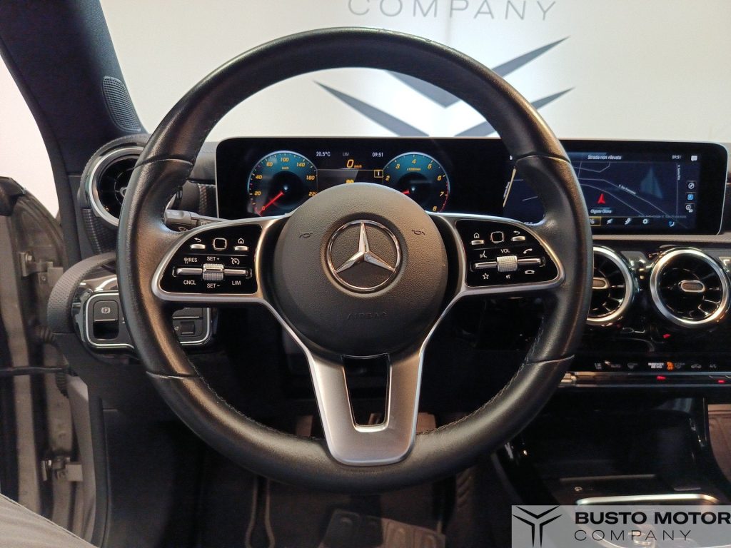 MERCEDES-BENZ CLA CLA Shooting Brake 180 Premium - 13