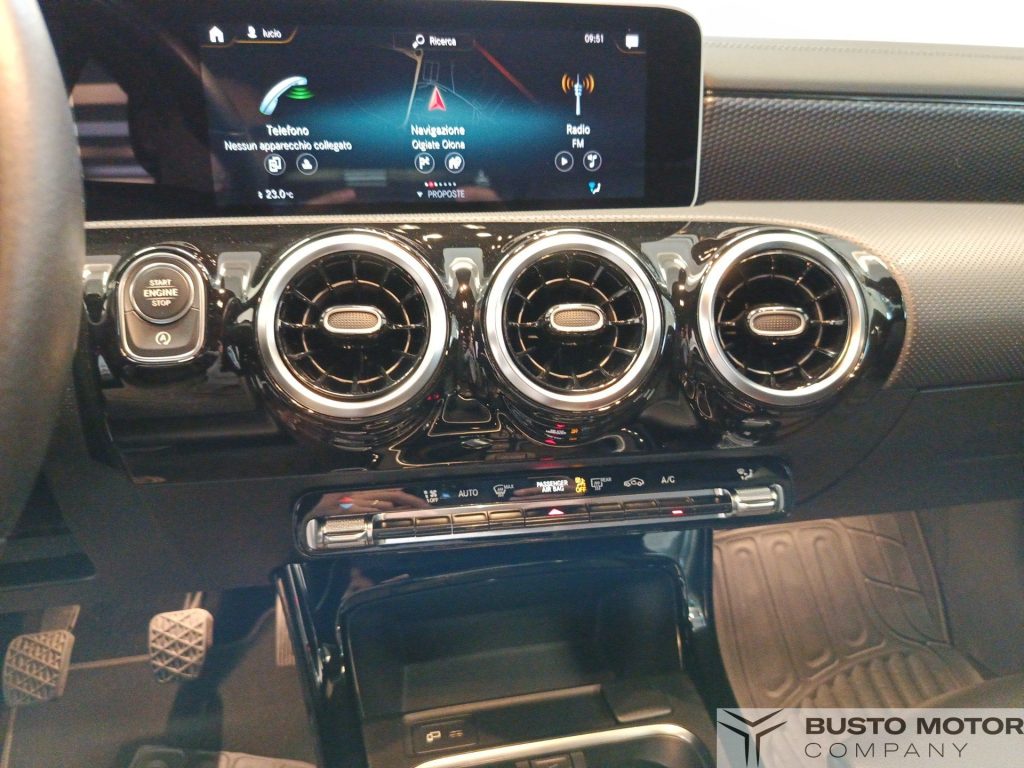 MERCEDES-BENZ CLA CLA Shooting Brake 180 Premium - 15