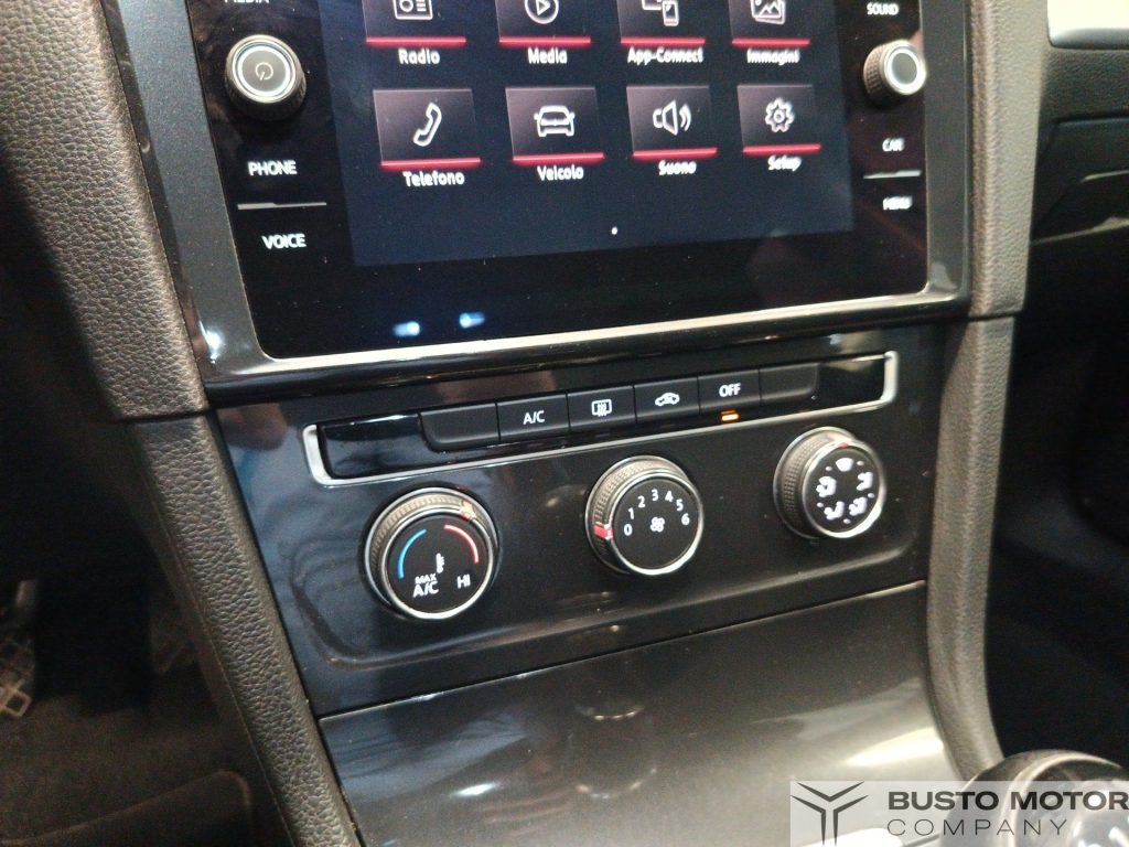 VOLKSWAGEN Golf Golf 5p 1.0 tsi Trendline Tech&Sound Pack 85cv - 16