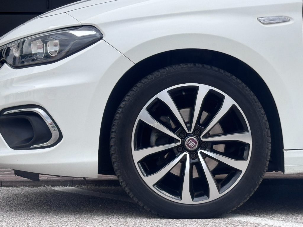 FIAT Tipo 1.6 Mjt S&S SW Lounge - 14
