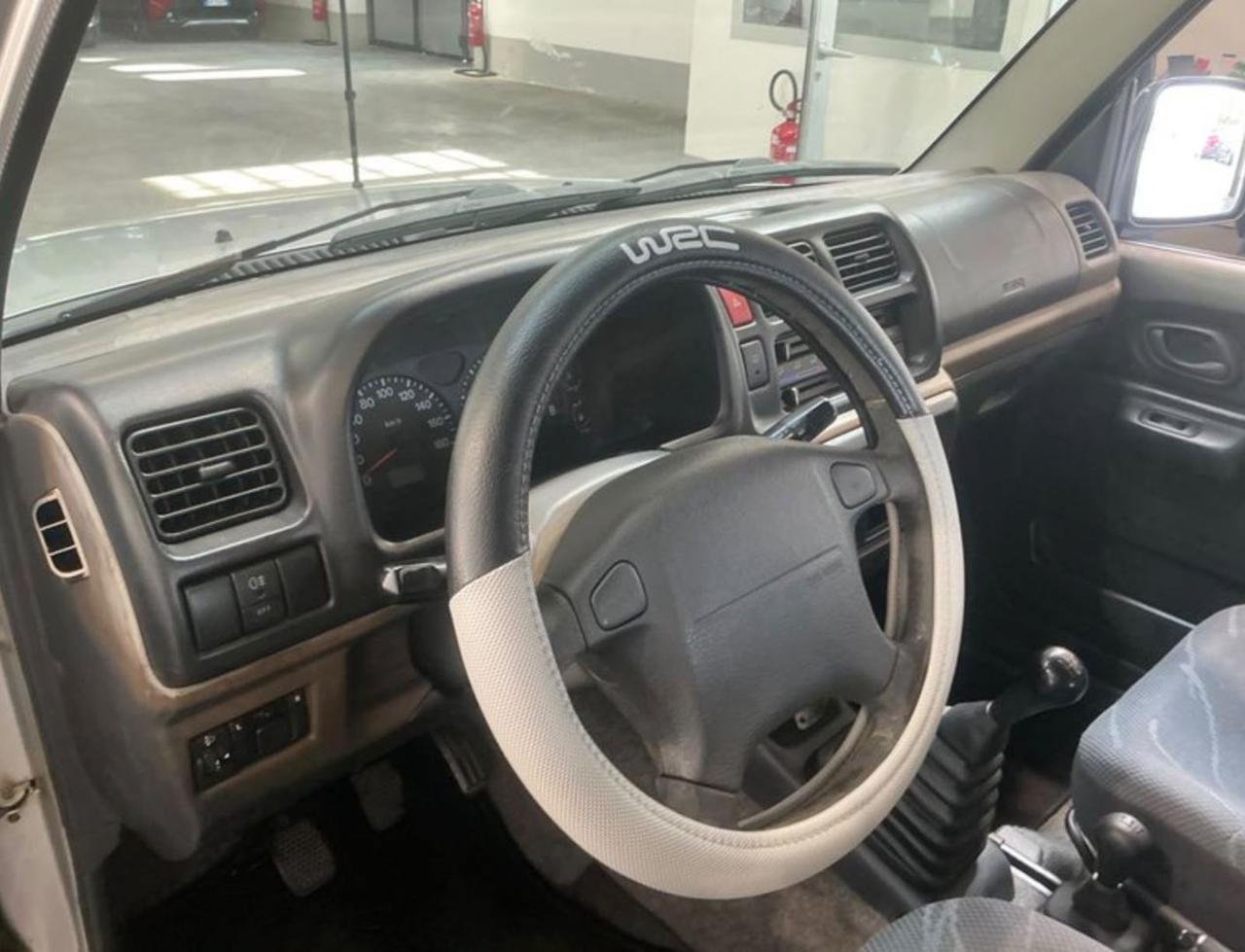 SUZUKI Jimny 1.3i 16V cat 4WD JLX - 10