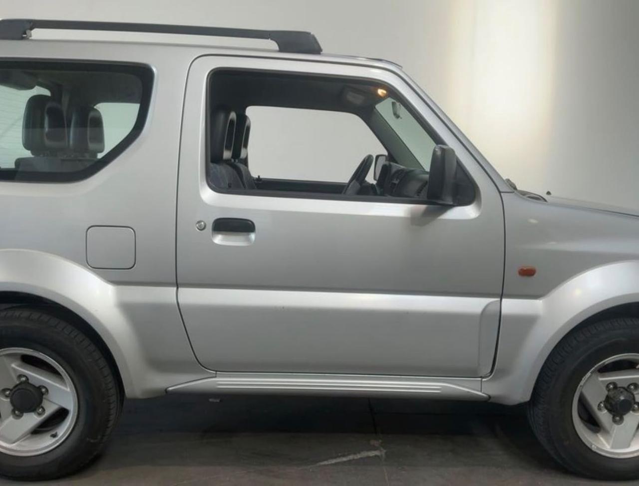 SUZUKI Jimny 1.3i 16V cat 4WD JLX - 5