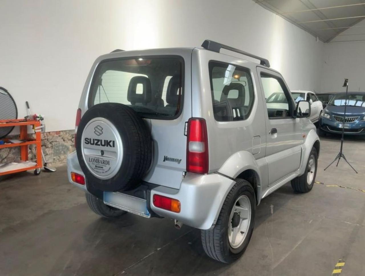 SUZUKI Jimny 1.3i 16V cat 4WD JLX - 7