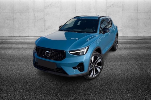 VOLVO XC40 B3 automatico Plus Dark 