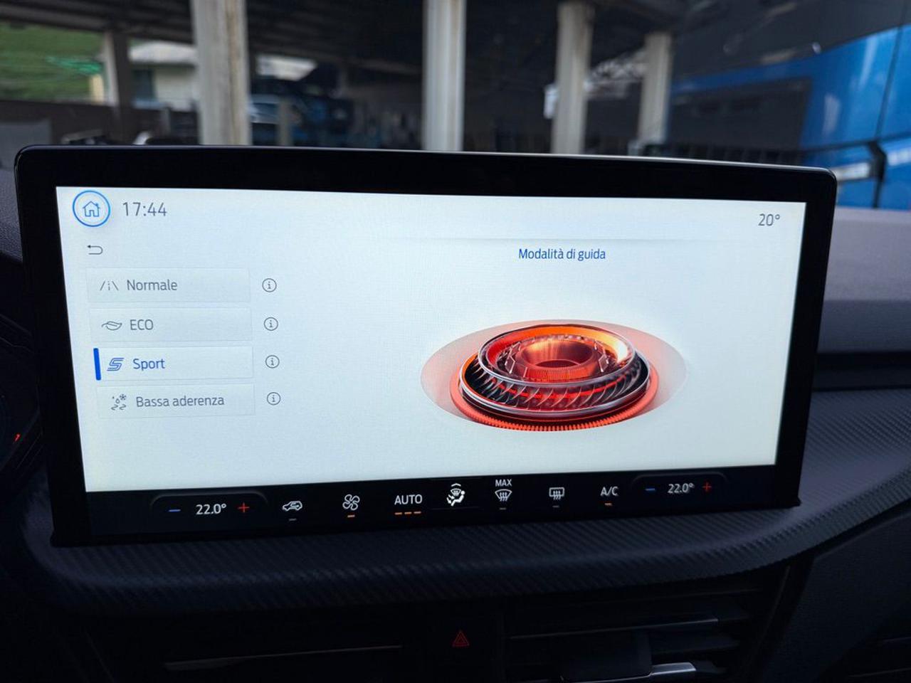 FORD Kuga 2.5 Full Hybrid 180 CV CVT 2WD ST-Line - 18
