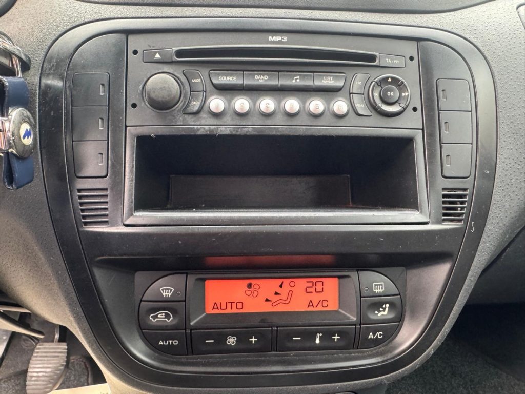CITROEN C3 1.1 airdream Elegance - 11