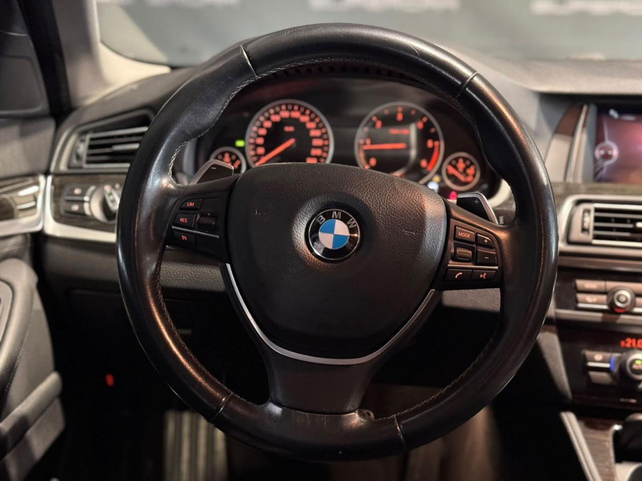 BMW 525 d xDrive Touring Luxury - 11