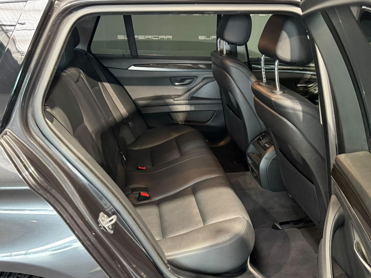 BMW 525 d xDrive Touring Luxury - 13