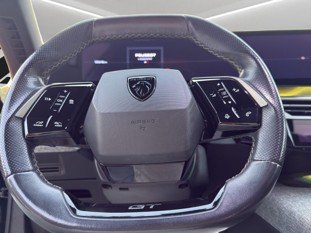PEUGEOT 3008 Hybrid 136 e-DCS6 GT - 10