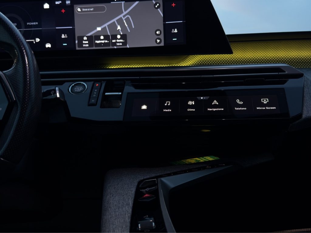 PEUGEOT 3008 Hybrid 136 e-DCS6 GT - 15