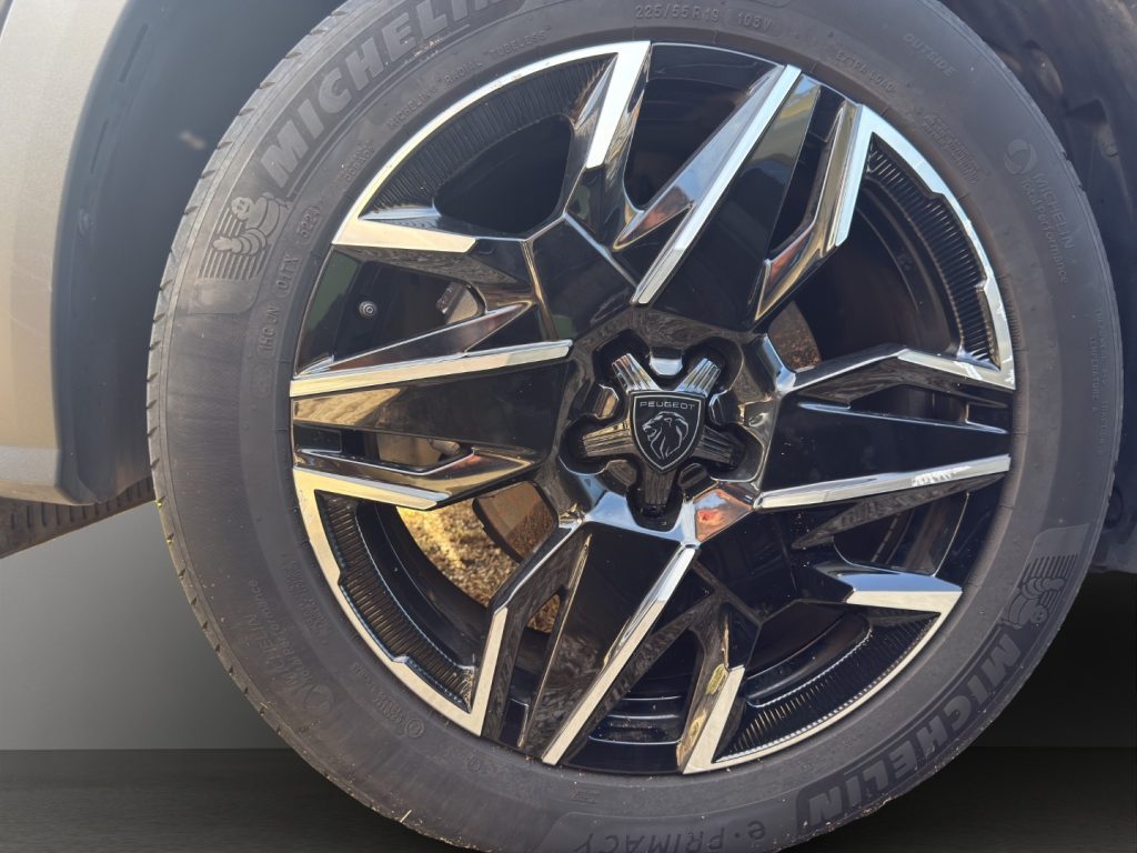 PEUGEOT 3008 Hybrid 136 e-DCS6 GT - 22