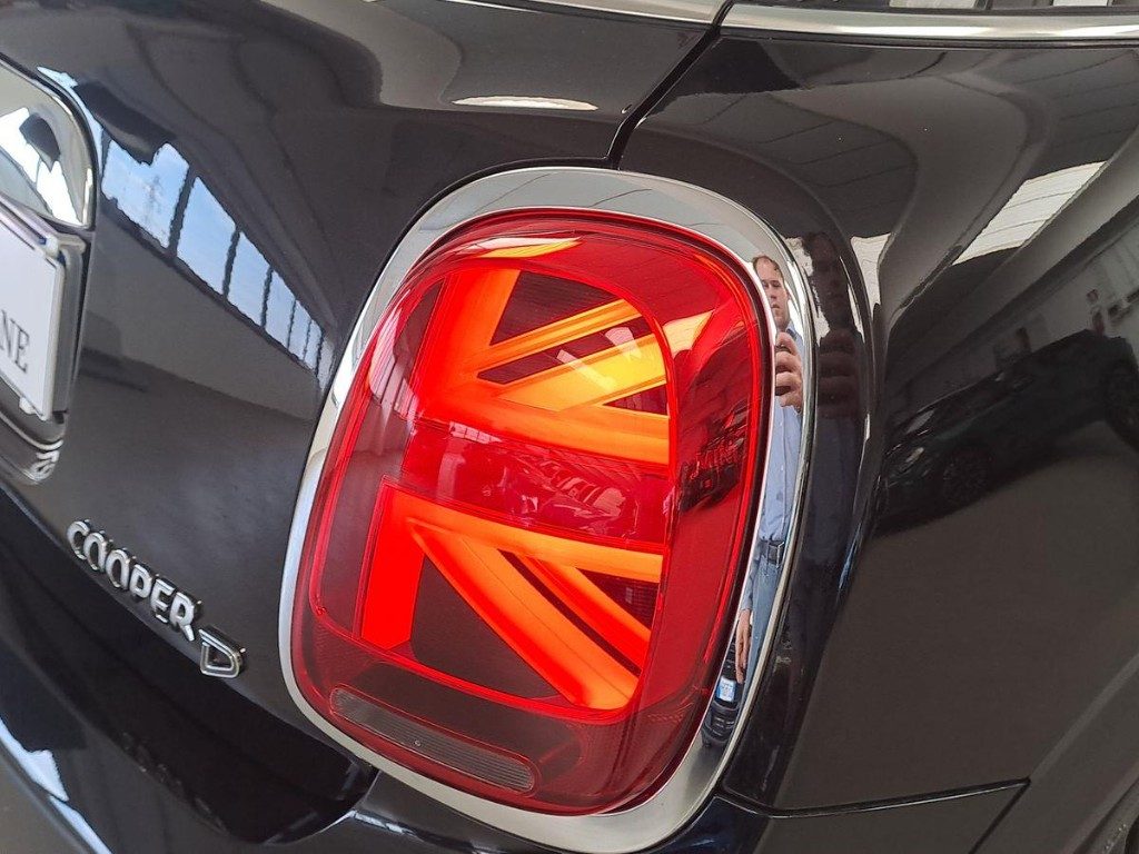 MINI Cooper D 1.5 Cooper D 5 porte versione Classic Aut. - 7