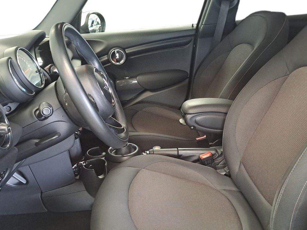 MINI Cooper D 1.5 Cooper D 5 porte versione Classic Aut. - 9
