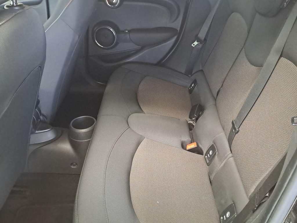 MINI Cooper D 1.5 Cooper D 5 porte versione Classic Aut. - 11