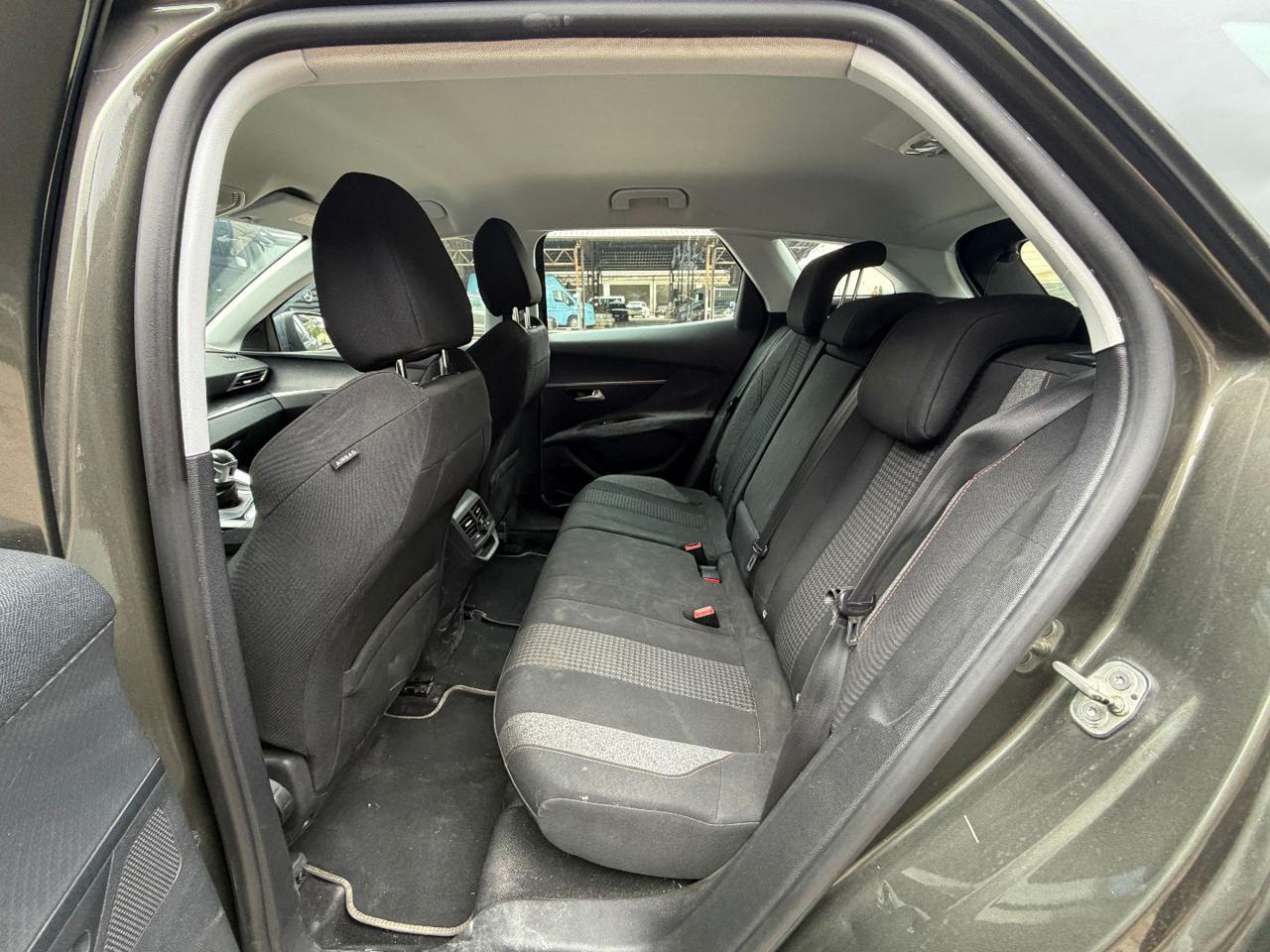 PEUGEOT 3008 BlueHDi 120 EAT6 S&S Allure - 12
