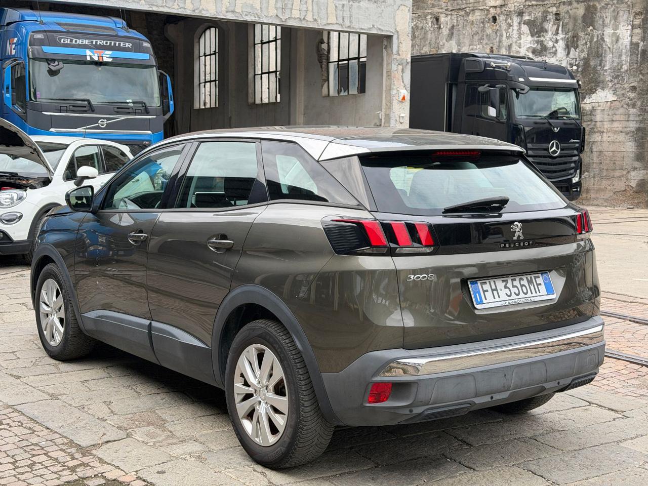 PEUGEOT 3008 BlueHDi 120 EAT6 S&S Allure - 7