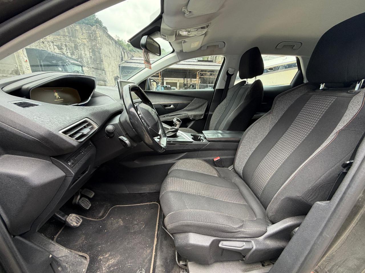 PEUGEOT 3008 BlueHDi 120 EAT6 S&S Allure - 9