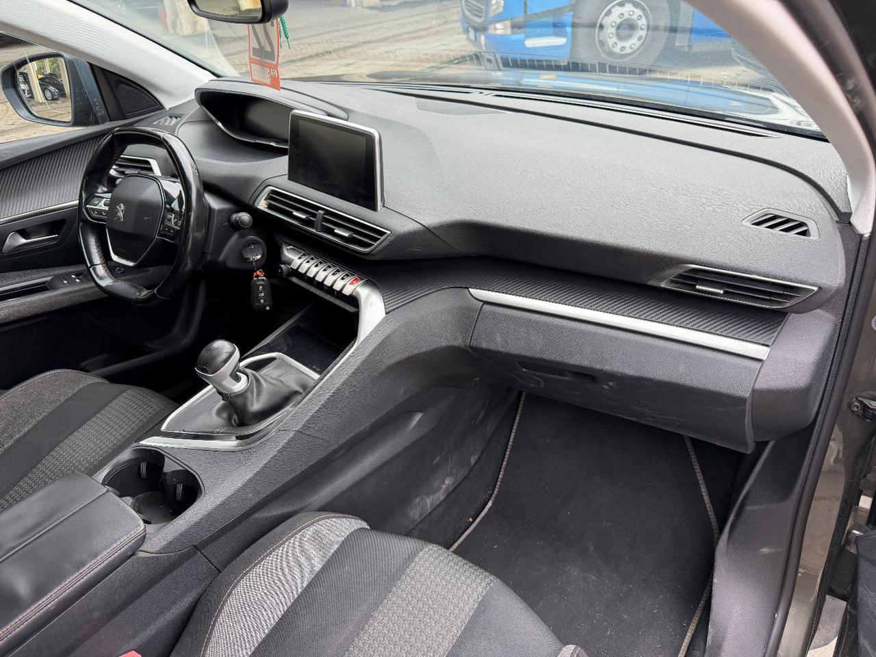 PEUGEOT 3008 BlueHDi 120 EAT6 S&S Allure - 16