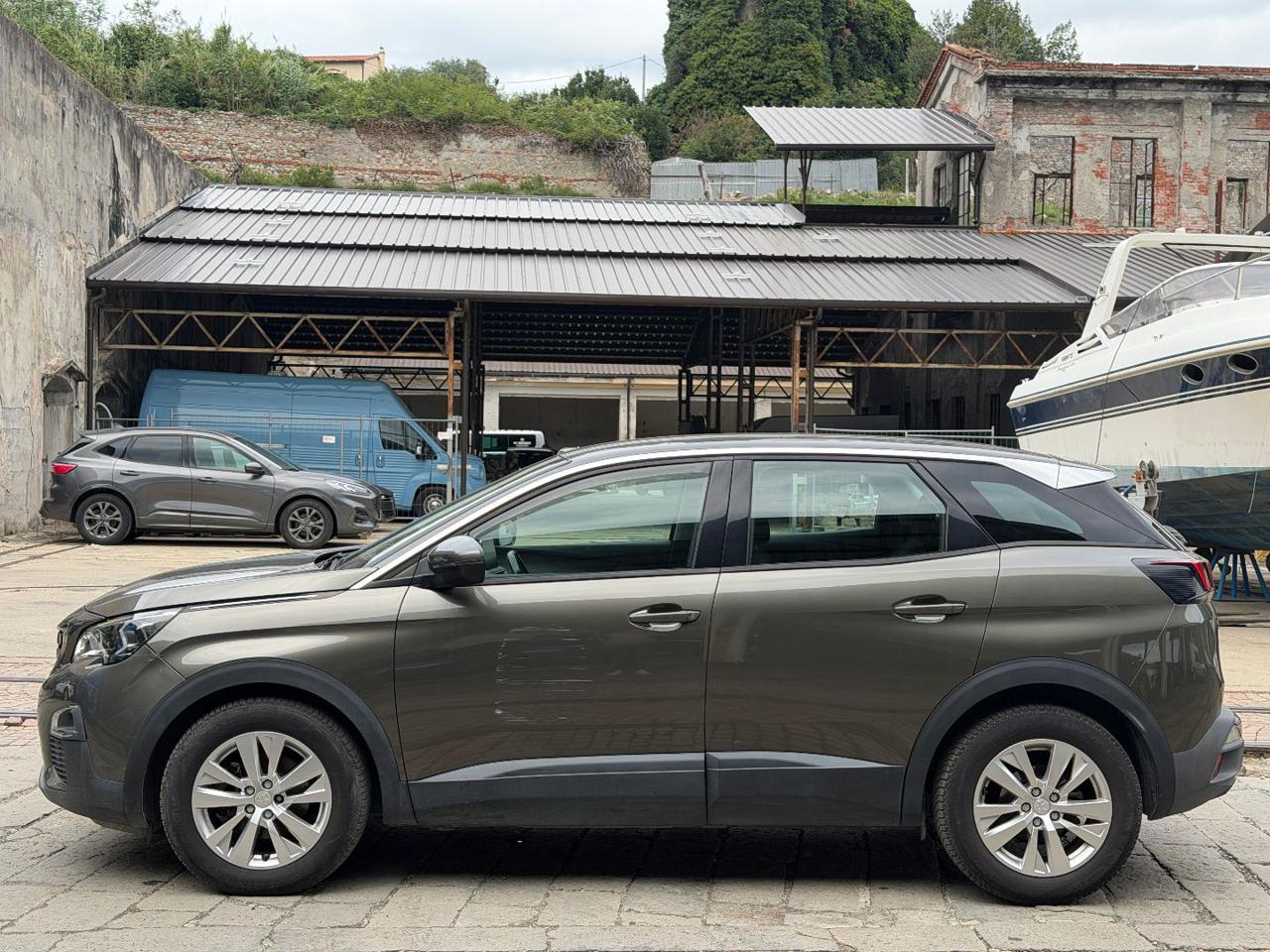 PEUGEOT 3008 BlueHDi 120 EAT6 S&S Allure - 8