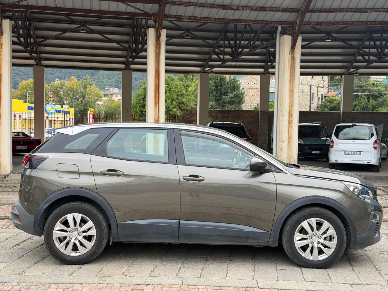 PEUGEOT 3008 BlueHDi 120 EAT6 S&S Allure - 4