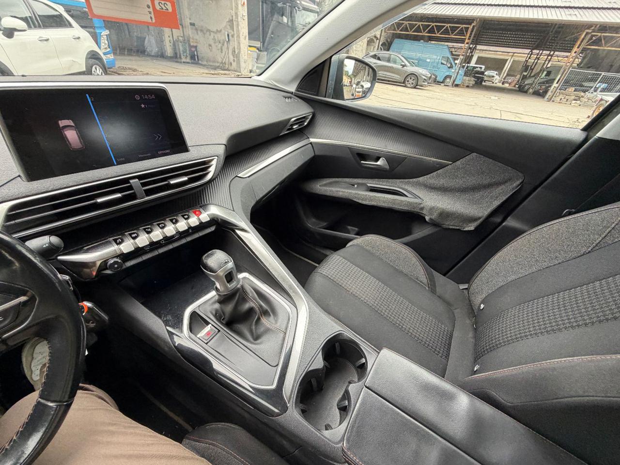 PEUGEOT 3008 BlueHDi 120 EAT6 S&S Allure - 25