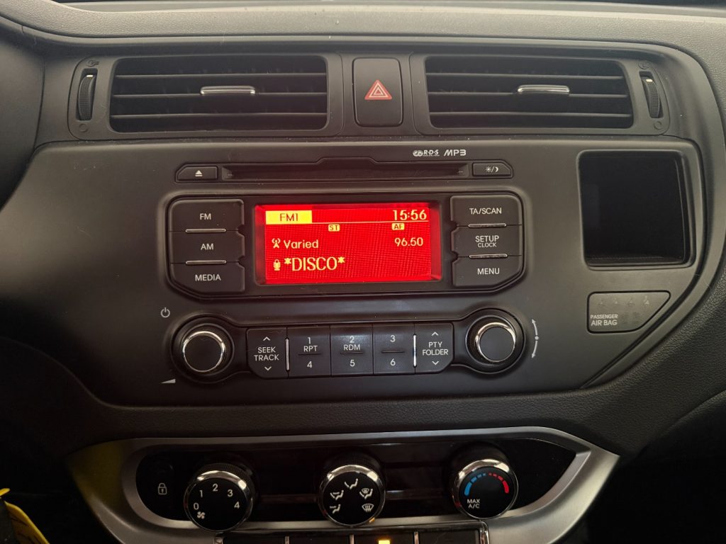 KIA Rio 1.2 CVVT 3p. EX - 12