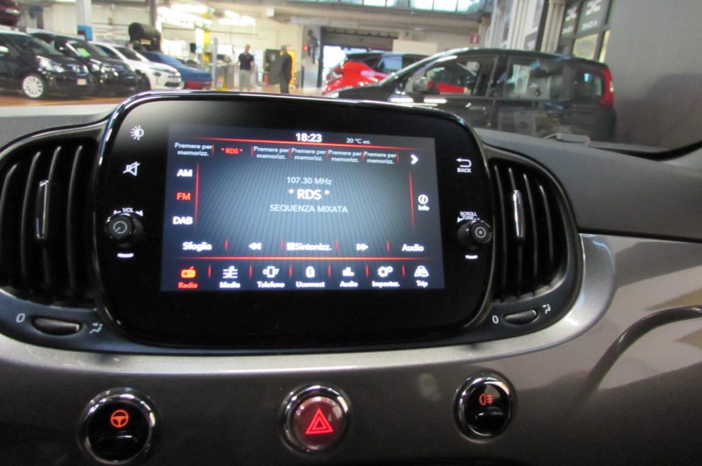 FIAT 500 1.0 Hybrid Cult - 10