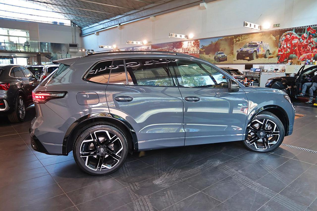 VOLKSWAGEN Tiguan 2.0 TDI 150cv DSG R-Line - 10