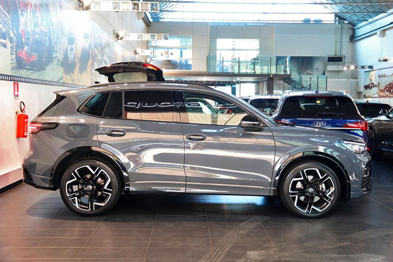 VOLKSWAGEN Tiguan 2.0 TDI 150cv DSG R-Line - 2