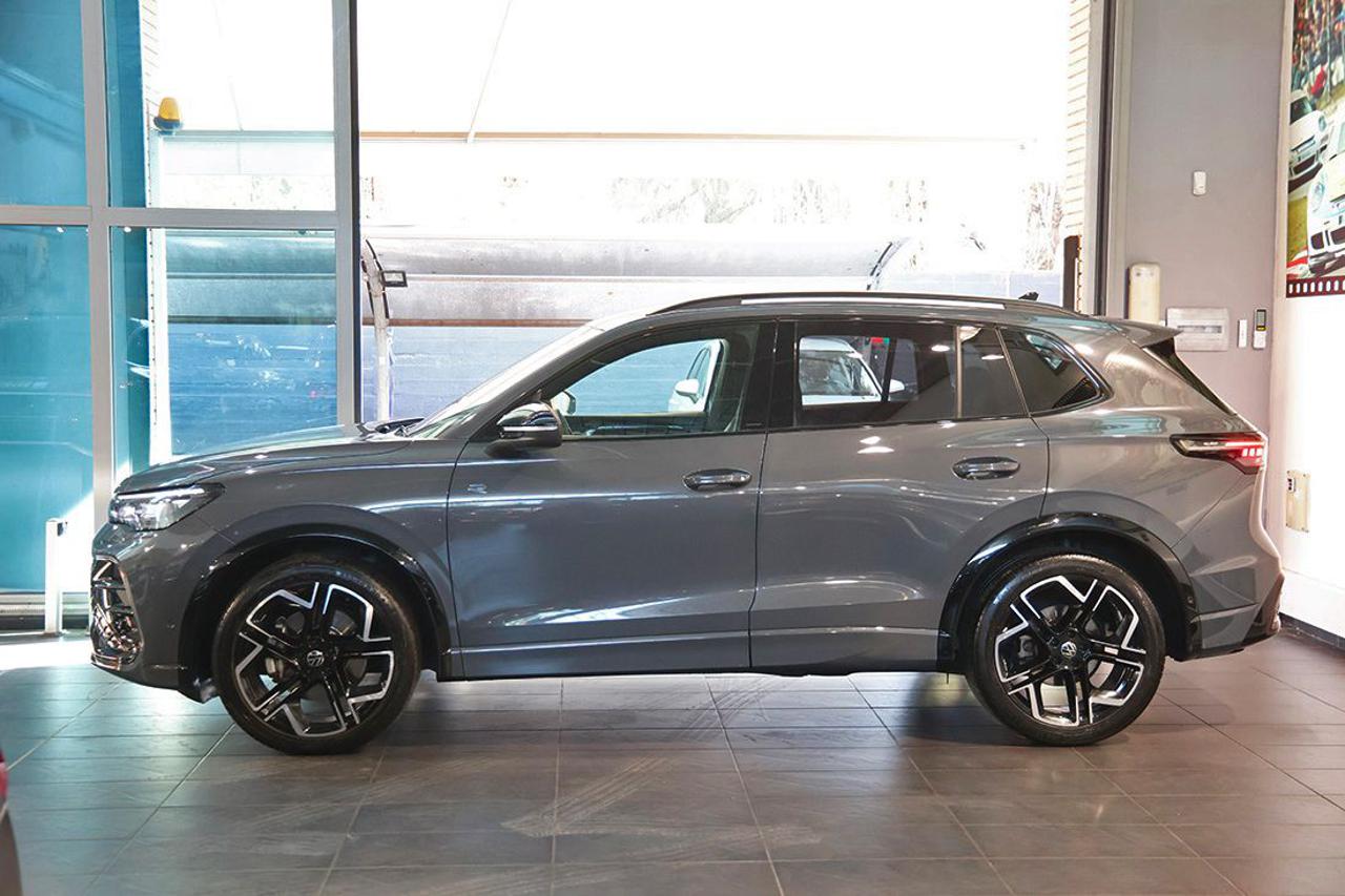 VOLKSWAGEN Tiguan 2.0 TDI 150cv DSG R-Line - 3