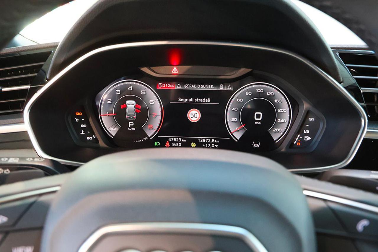AUDI Q3 35 TFSI S-Tronic S-Line - 32