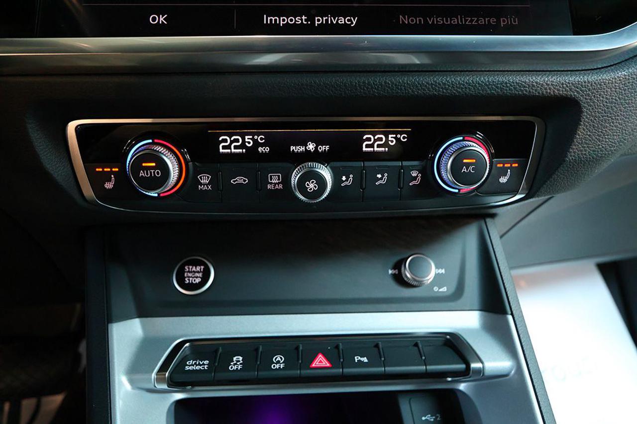 AUDI Q3 35 TFSI S-Tronic S-Line - 38