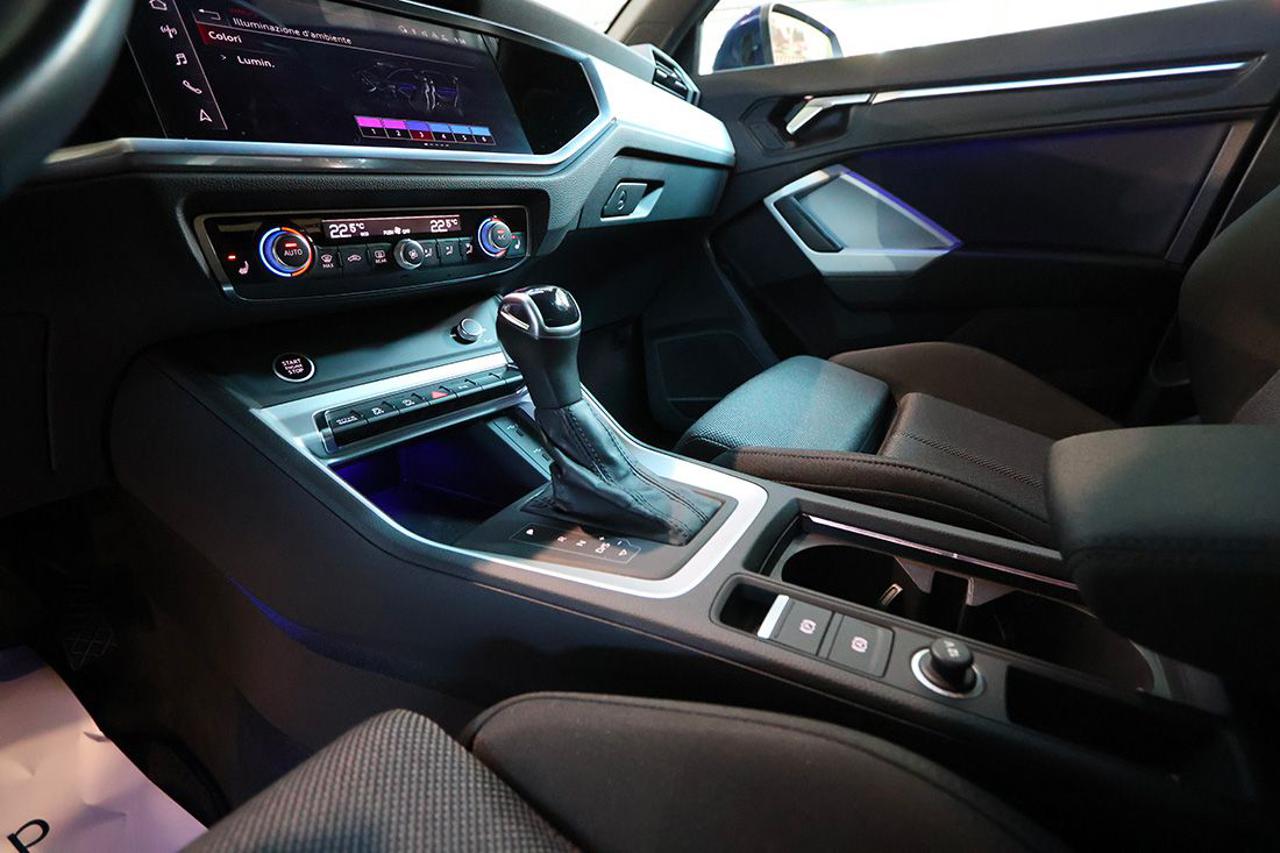 AUDI Q3 35 TFSI S-Tronic S-Line - 39