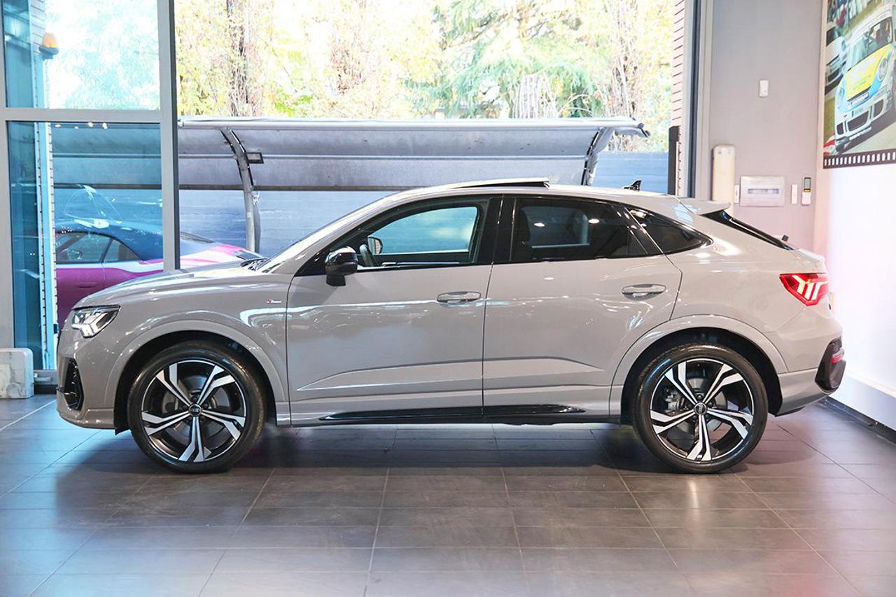 AUDI Q3 40 TFSI Sportback Quattro S-Tronic Identity Black - 3
