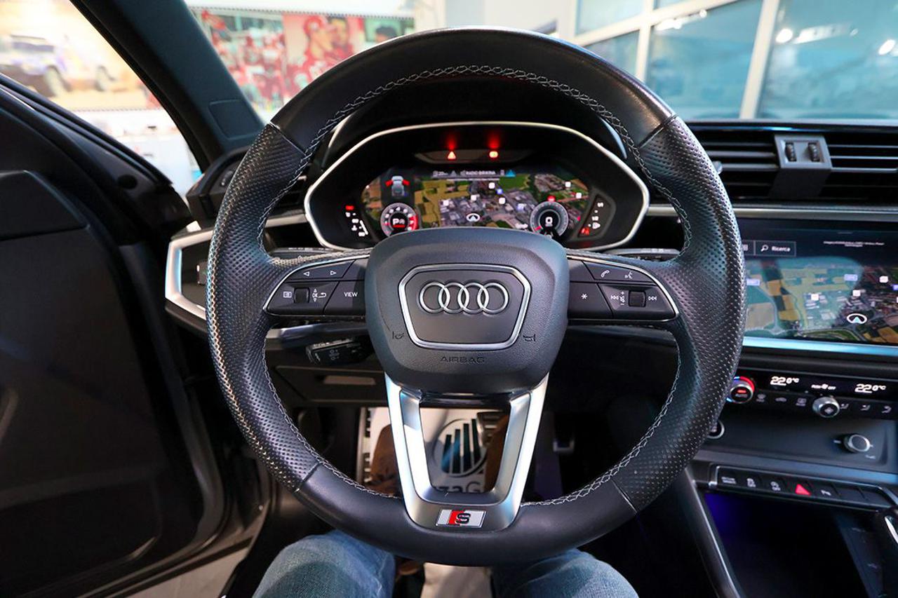 AUDI Q3 40 TFSI Sportback Quattro S-Tronic Identity Black - 24
