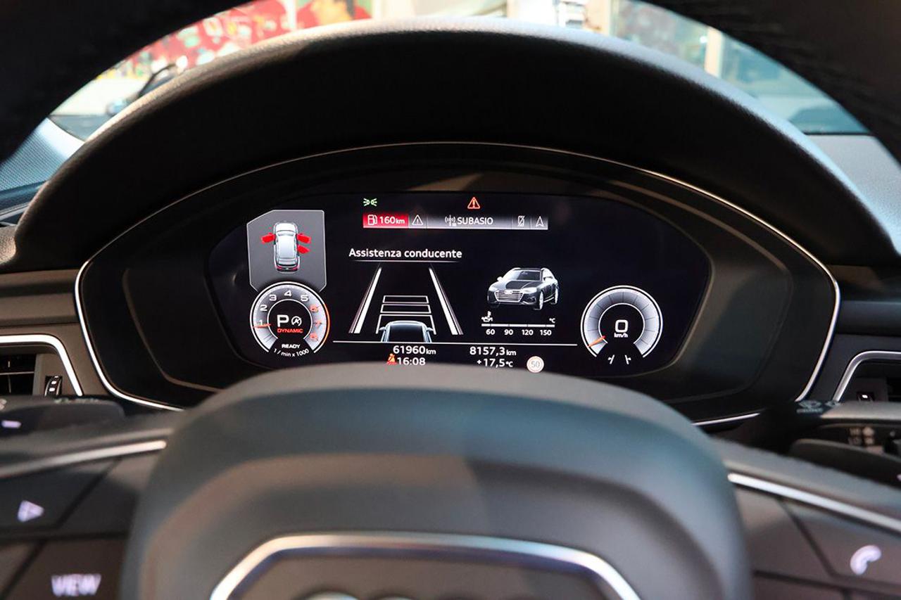 AUDI A4 35 TFSI Avant S-Tronic S-Line - 33