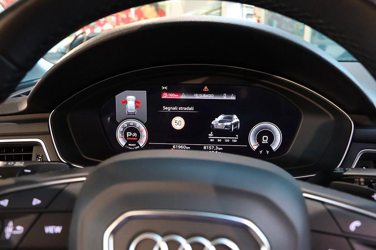 AUDI A4 35 TFSI Avant S-Tronic S-Line - 32