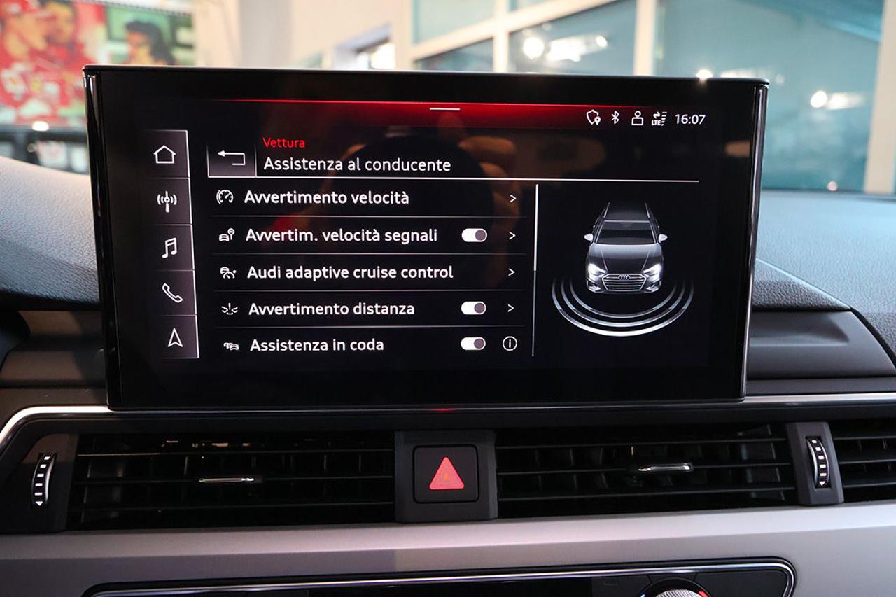 AUDI A4 35 TFSI Avant S-Tronic S-Line - 29