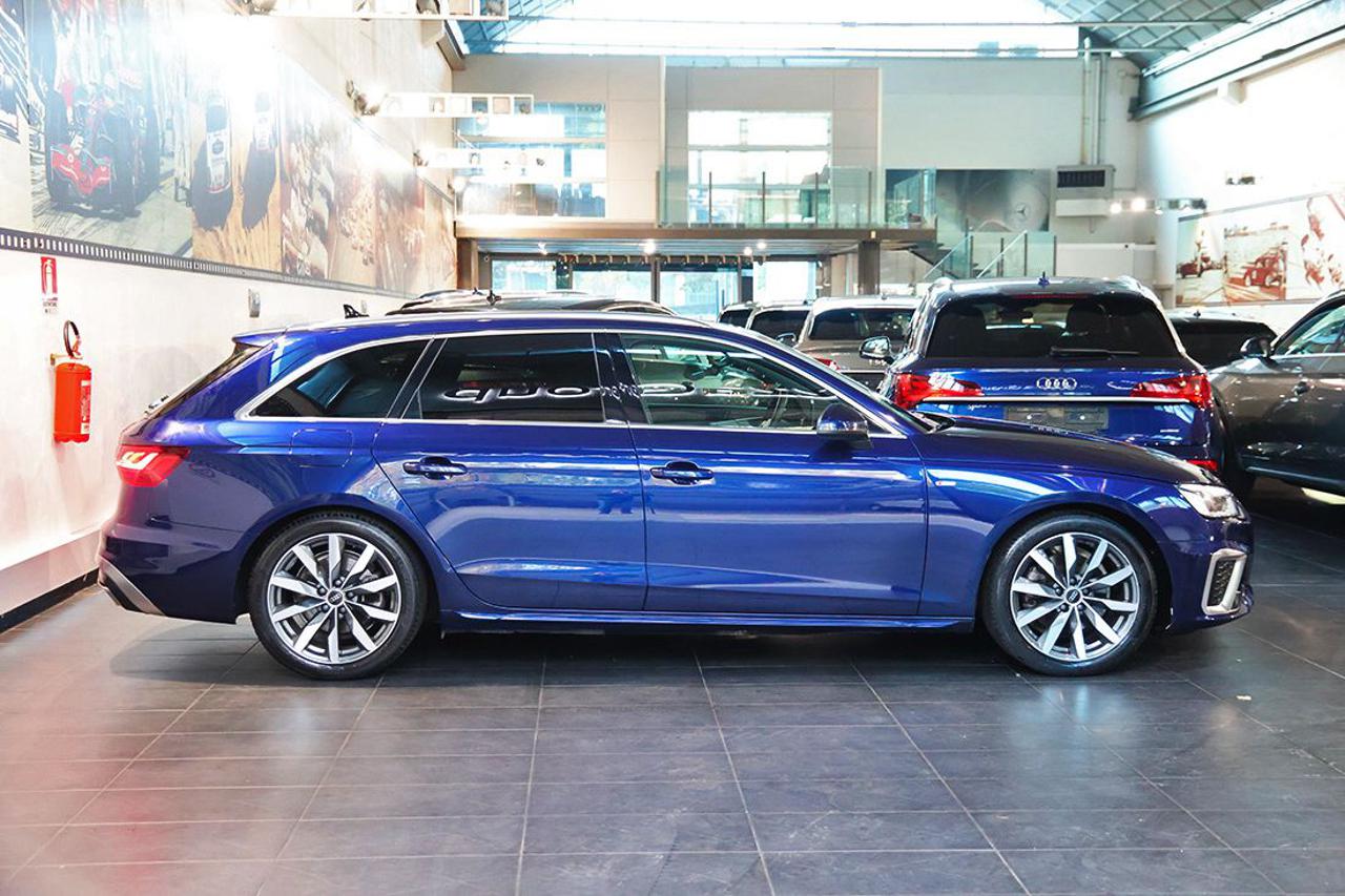 AUDI A4 35 TFSI Avant S-Tronic S-Line - 2