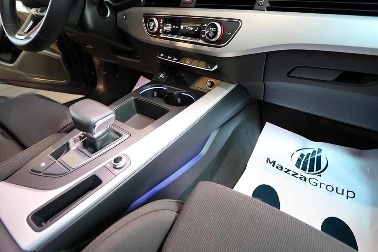 AUDI A4 35 TFSI Avant S-Tronic S-Line - 36
