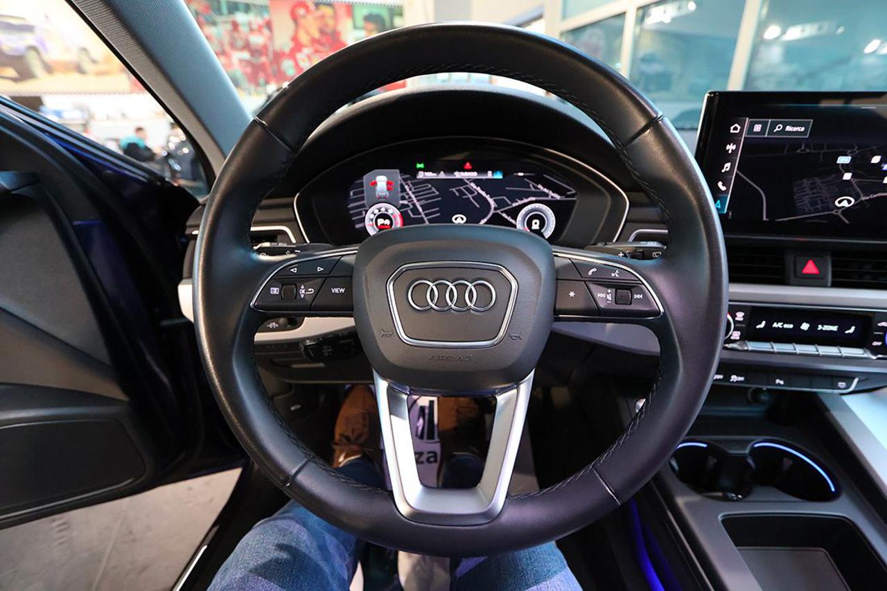 AUDI A4 35 TFSI Avant S-Tronic S-Line - 21