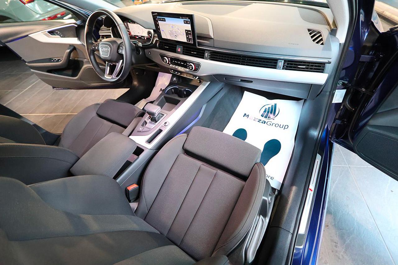 AUDI A4 35 TFSI Avant S-Tronic S-Line - 16