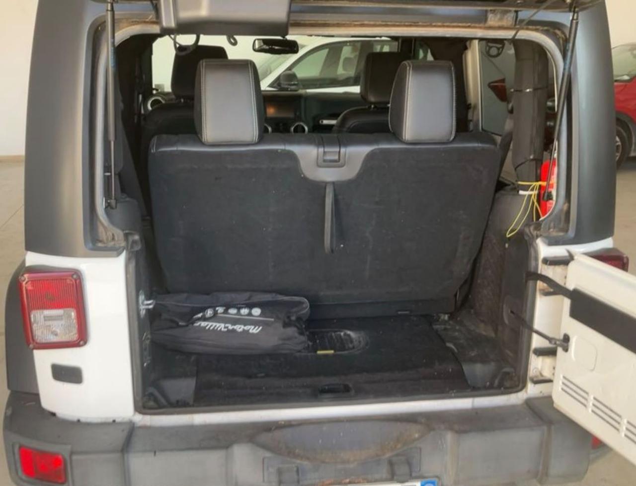 JEEP Wrangler 2.8 CRD DPF Sahara Auto - 14