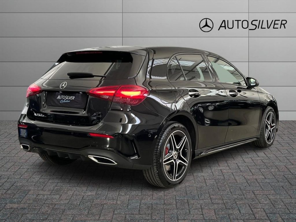 MERCEDES-BENZ A 250 e hybrid EQ AMG Line Advanced Plus - 2
