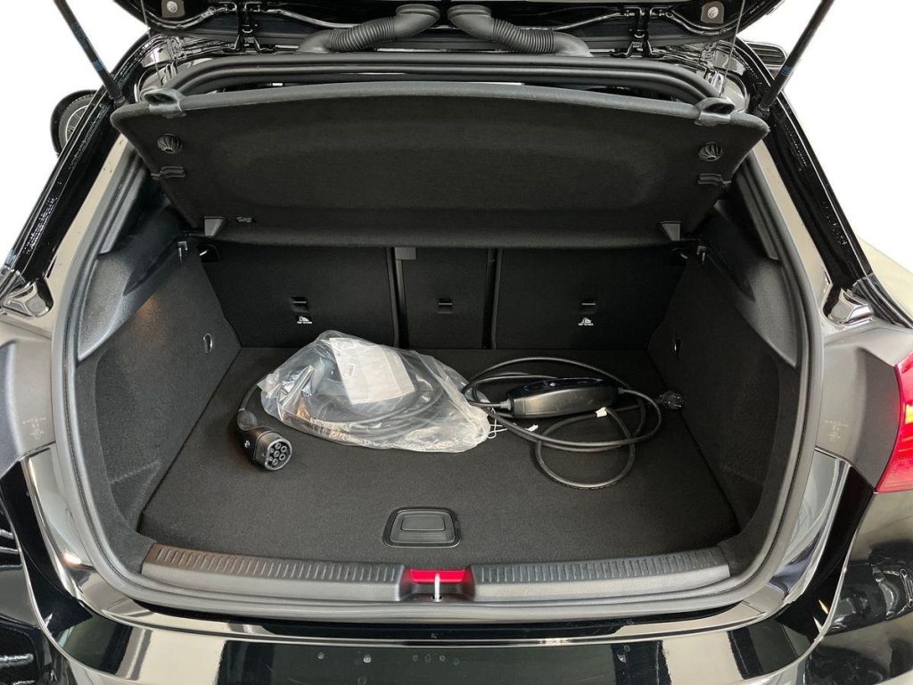 MERCEDES-BENZ A 250 e hybrid EQ AMG Line Advanced Plus - 13