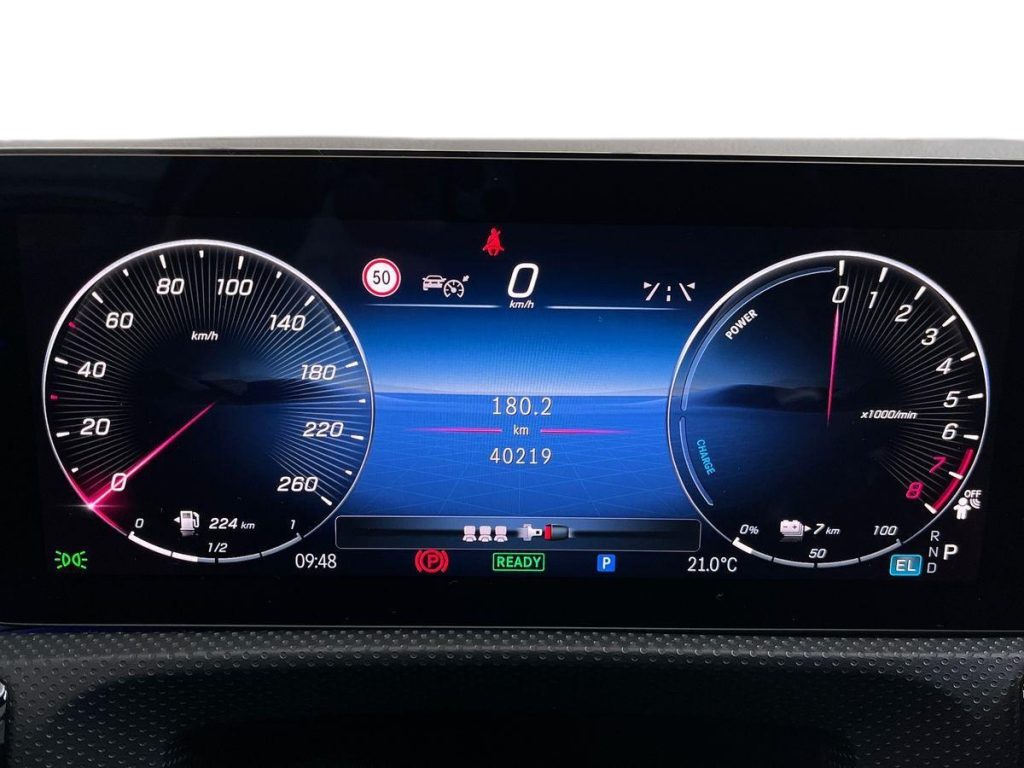 MERCEDES-BENZ A 250 e hybrid EQ AMG Line Advanced Plus - 8